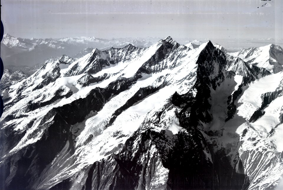 ETH-BIB-Täschhorn, Dom, Nadelgrat v. S. W. aus 4500 m-Inlandflüge-LBS MH01-005689