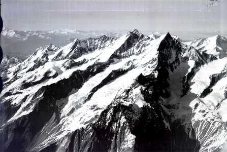 ETH-BIB-Täschhorn, Dom, Nadelgrat v. S. W. aus 4500 m-Inlandflüge-LBS MH01-005689