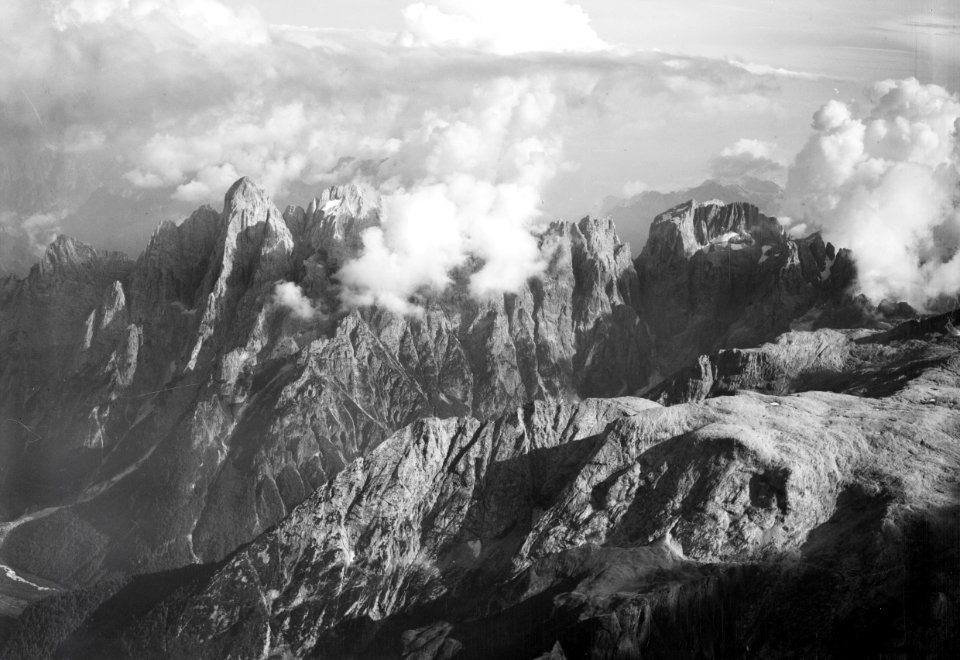 ETH-BIB-Türme der südl. Palagruppe aus 4000 m Höhe-Weitere-LBS MH02-06-0041