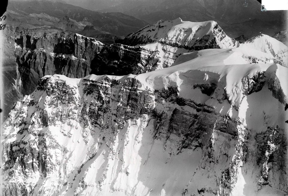 ETH-BIB-Tödi, Grünhorn, Bifertenstock, Sandgipfel von N. W. aus 4000 m-Inlandflüge-LBS MH01-002256