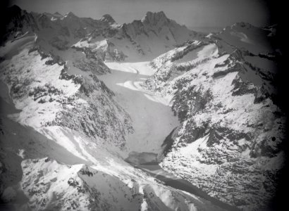 ETH-BIB-Unteraargletscher, Lauteraarhorn, Schreckhorn aus ca. 3500 m Flughöhe, Blickrichtung West (W)-Tschadseeflug 1930-31-LBS MH02-08-0184