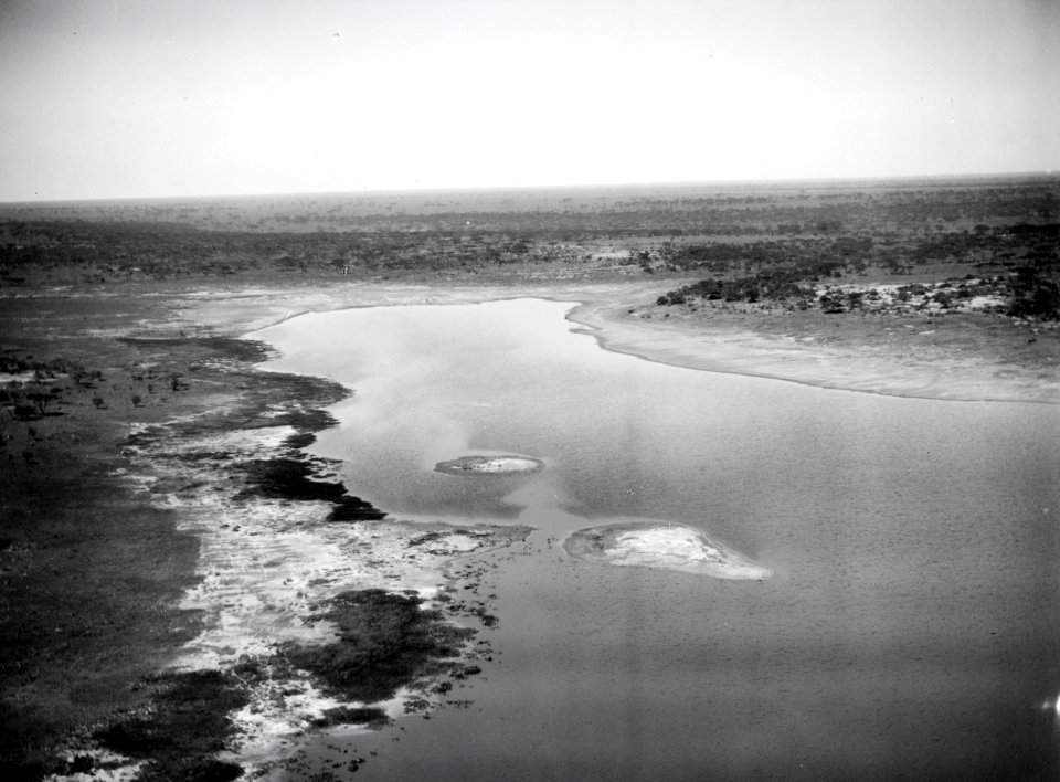 ETH-BIB-Ufer eines Salzsees in Afrika-Kilimanjaroflug 1929-30-LBS MH02-07-0218