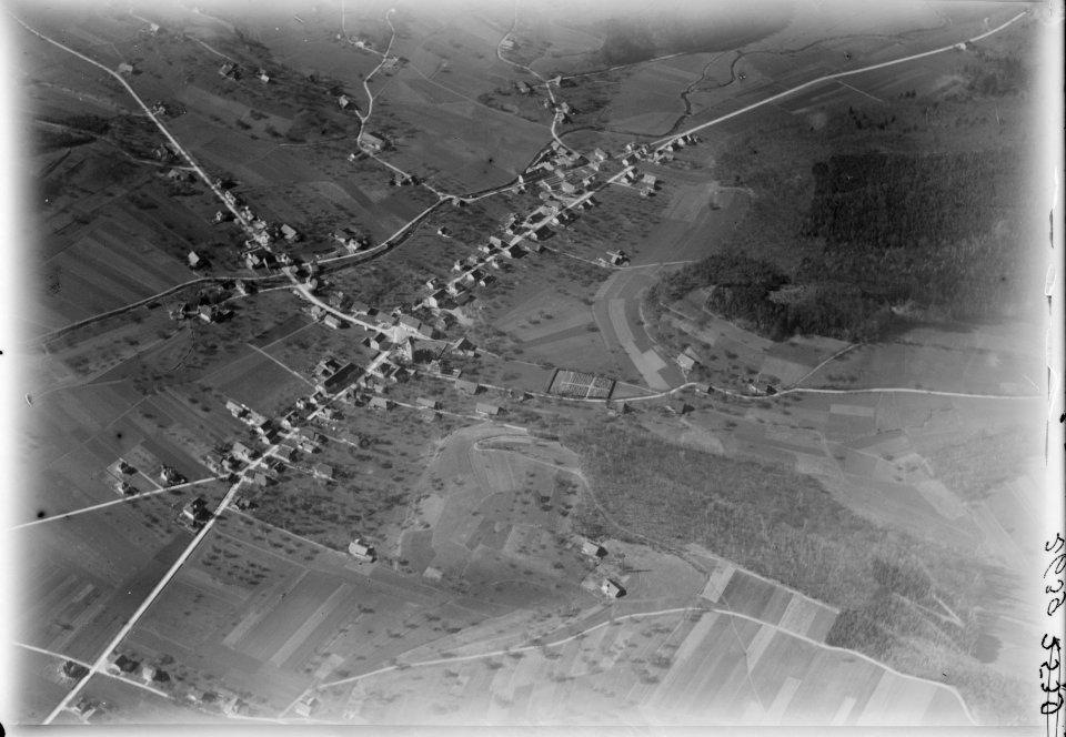 ETH-BIB-Unterkulm, Wynental aus 600 m-Inlandflüge-LBS MH01-002639