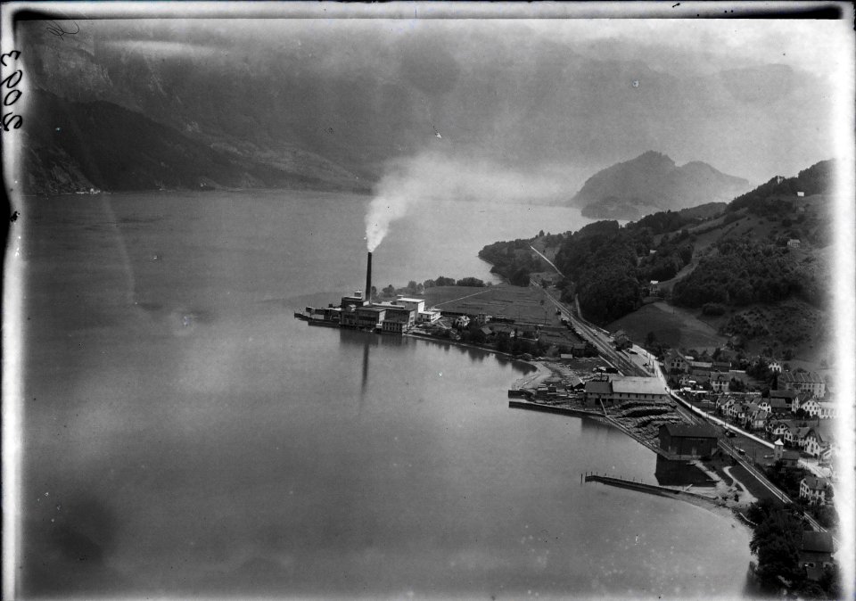 ETH-BIB-Unterterzen, Zementfabrik v. W. aus 200 m-Inlandflüge-LBS MH01-002093