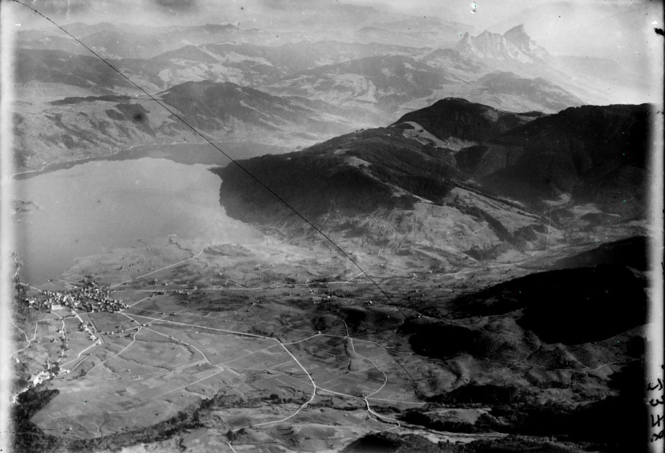 ETH-BIB-Unterägeri, Ägerisee, Chaiserstock v. N. aus 2000 m-Inlandflüge-LBS MH01-002378