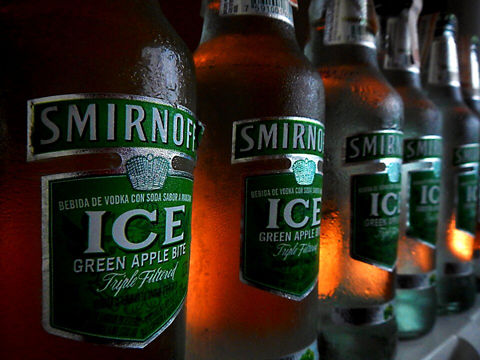 Alcoholic beverage alcohol apple