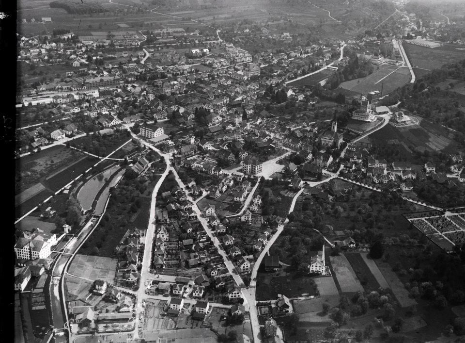 ETH-BIB-Uster, Burg aus 500 m-Inlandflüge-LBS MH01-000412