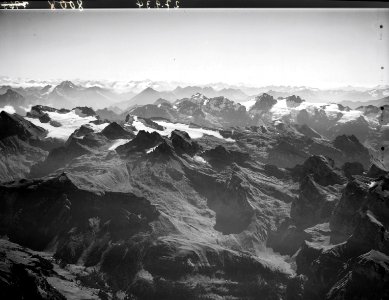 ETH-BIB-Uri Rotstock, Spannörter, Gotthard v. N. aus 3400 m-Inlandflüge-LBS MH01-008008