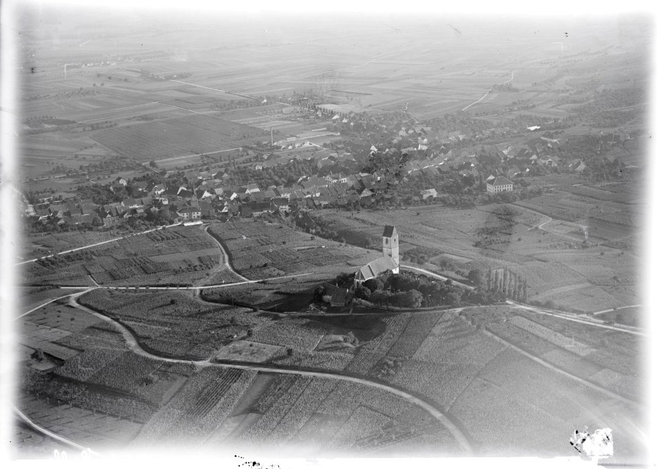 ETH-BIB-Unter Hallau v. W. aus 300 m-Inlandflüge-LBS MH01-003522