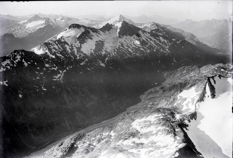 ETH-BIB-Val d'Emet, Piz Timun, Oizzo Stella, Valle di Lei v. N. aus 3200 m-Inlandflüge-LBS MH01-003750