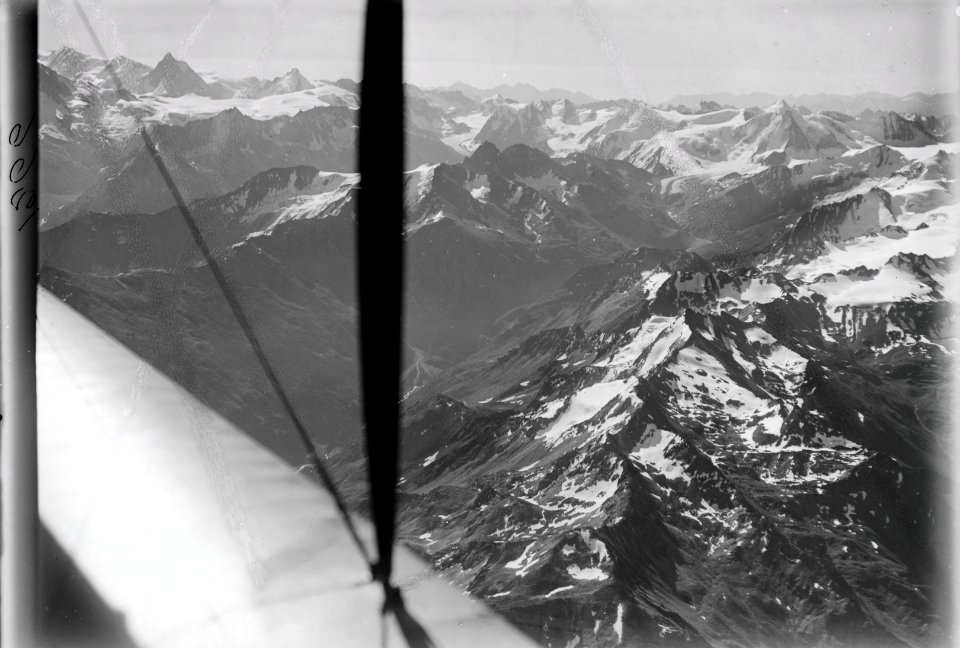 ETH-BIB-Val de Bagnes, Mont Collon, Matterhorn, Mont Cervin v. N. W. aus 5000 m-Inlandflüge-LBS MH01-001266