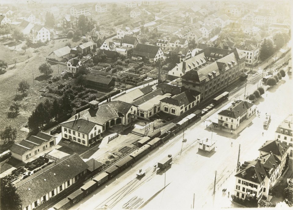 ETH-BIB-Uster, Bahnhof und ehemaliges Lokomotivdepot-Inlandflüge-LBS MH03-1730