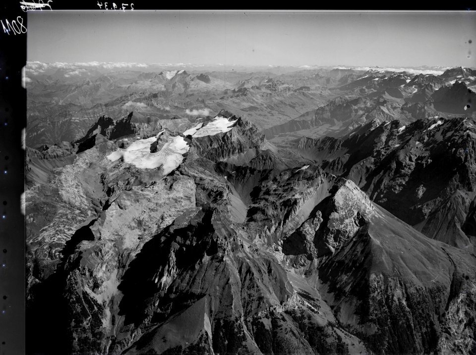 ETH-BIB-Uri Rotstock, Glarneralpen v. W. aus 3600 m-Inlandflüge-LBS MH01-008011