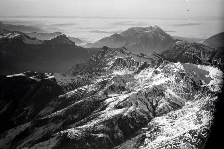 ETH-BIB-Urner Alpen mit Rigi im Hintergrund-Inlandflüge-LBS MH05-01-11