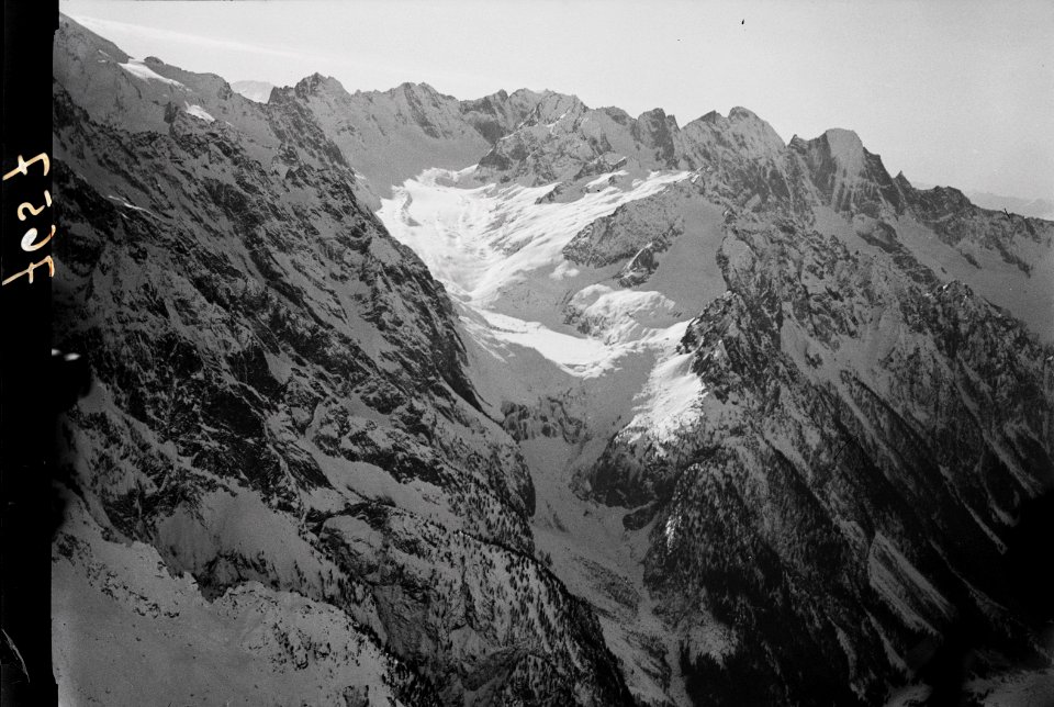 ETH-BIB-Val d'Albigna mit Albignagletscher-Inlandflüge-LBS MH01-007657