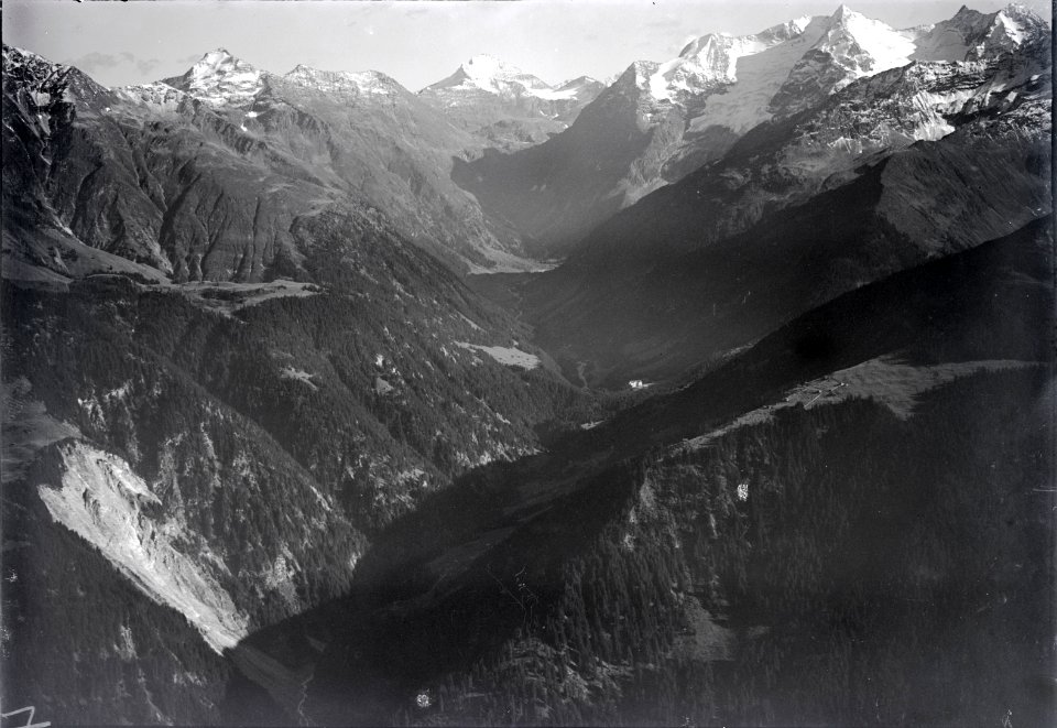 ETH-BIB-Val Sumvigt, Tenigerbad, Piz Greina, Piz Terri, Piz Vial v. N. aus 2000 m-Inlandflüge-LBS MH01-003930