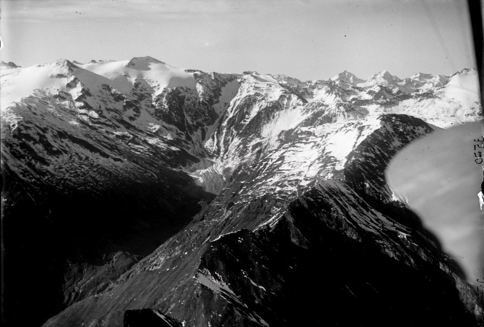ETH-BIB-Val Camadra, Piz Medel, Val Cavallasca, Düssistock v. S. aus 3200 m-Inlandflüge-LBS MH01-003570