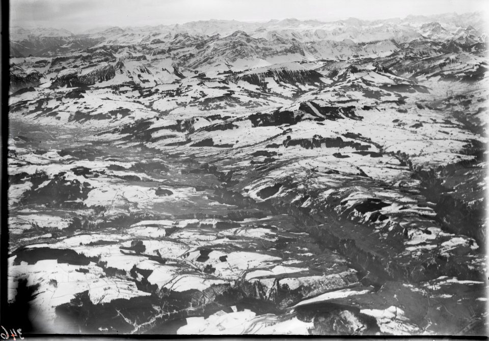 ETH-BIB-Urnäschtal, Sittertal, Säntis, Churfirsten, Sardona v. N. aus 3000 m-Inlandflüge-LBS MH01-000346