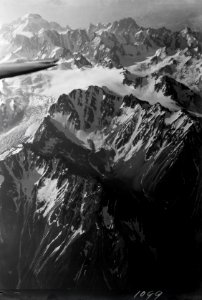 ETH-BIB-Val d`Arpettaz avec Pointe d`Orny, Plateau de Trient et Mont Blanc v. N. O. aus 4500 m-Inlandflüge-LBS MH01-001099