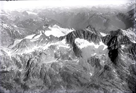 ETH-BIB-Val Niemet, Surettagruppe, Rheinwald, Val d'Emet, Gotthard v. S. O. aus 3400 m-Inlandflüge-LBS MH01-003753 photo