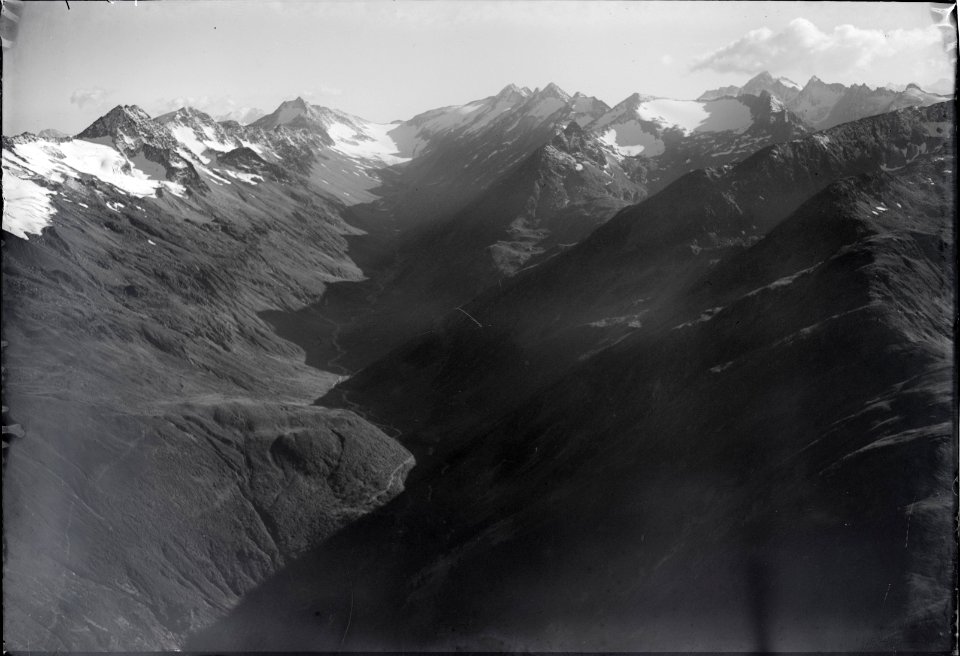 ETH-BIB-Val Nalps, Piz Rondadura, Piz Paradis, Piz Ravaetsch v. N. aus 2500 m-Inlandflüge-LBS MH01-003954