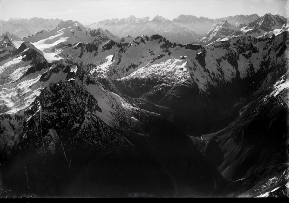ETH-BIB-Val Rusein, Alp Cavrein, Oberalpstock, Gr. Windgälle-Inlandflüge-LBS MH01-003565