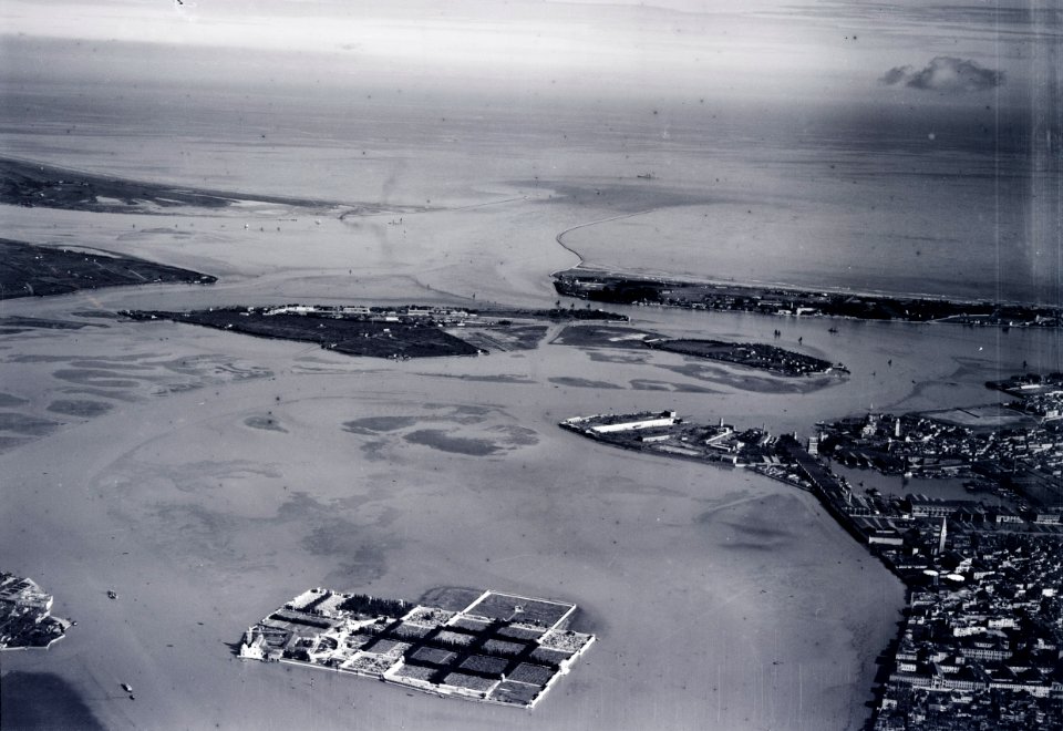 ETH-BIB-Venedig nördl. Teil mit Friedhofsinsel aus 500 m Höhe-Weitere-LBS MH02-06-0029