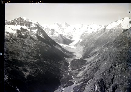 ETH-BIB-Val Roseg, La Sella v. N. O. aus 3000 m-Inlandflüge-LBS MH01-007873