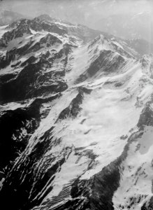 ETH-BIB-Val Tisch, Piz Blaisun, Piz Kesch aus 4000 m-Inlandflüge-LBS MH01-000895