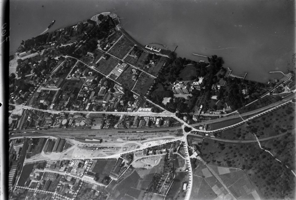 ETH-BIB-Vevey, östliches Quartier v. N. O. aus 700 m-Inlandflüge-LBS MH01-000760