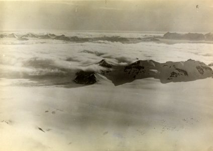 ETH-BIB-Verschneite Berge in Spitzbergen-Spitzbergenflug 1923-LBS MH02-01-0095