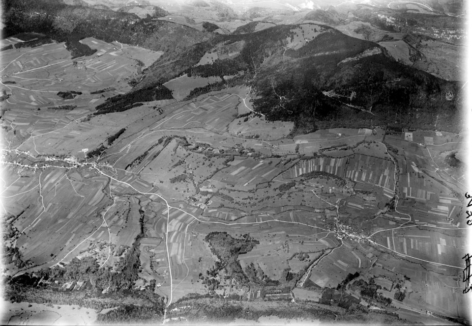 ETH-BIB-Vicques, Courchapoix, Wasserberg v. S. aus 3000 m-Inlandflüge-LBS MH01-003172