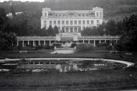 ETH-BIB-Villa zwischen Tunis und Algier-Nordafrikaflug 1932-LBS MH02-13-0089