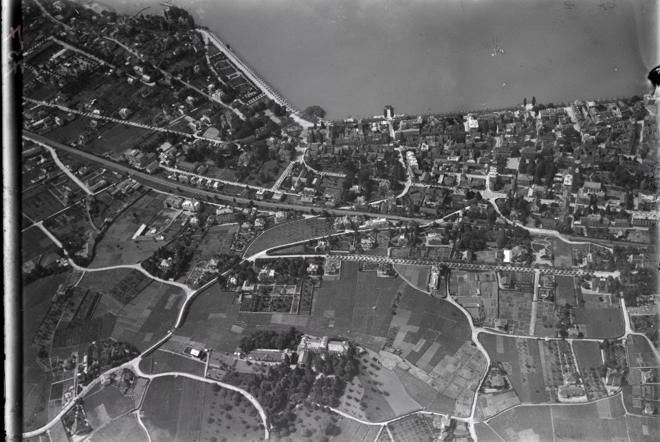 ETH-BIB-Vevey, La Tour-de-Peilz aus 700 m-Inlandflüge-LBS MH01-000757