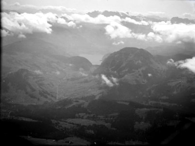 ETH-BIB-Vorderthal, Aubrig, Wägitalersee, Glärnisch v. N. W. aus 2200 m-Inlandflüge-LBS MH01-006528
