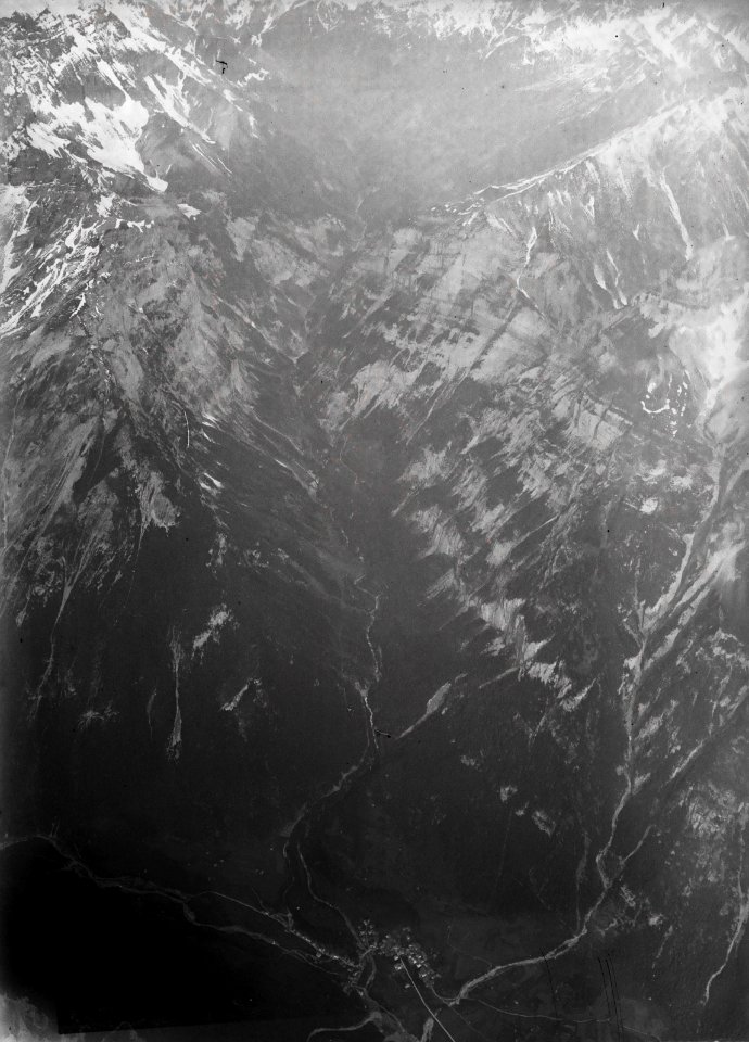ETH-BIB-Vättis, Calfeisental, Gigerwald aus 3000 m-Inlandflüge-LBS MH01-000912