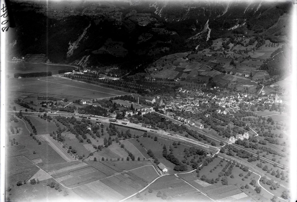 ETH-BIB-Walenstadt v. S. O. aus 500 m-Inlandflüge-LBS MH01-002094