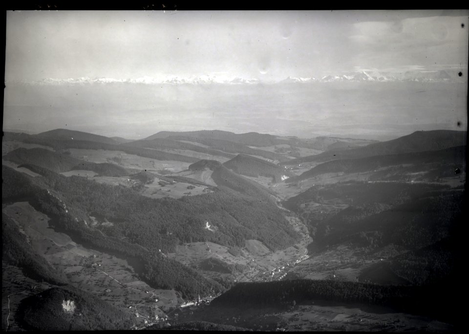 ETH-BIB-Waldenburg, Helfenberg, Oberer Hauenstein, Jura, Urneralpen, Berneralpen v. N. aus 1500 m-Inlandflüge-LBS MH01-007940