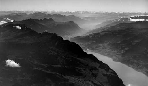 ETH-BIB-Walensee, Churfirsten, Seeztal v. N. W. aus 3300 m-Inlandflüge-LBS MH01-000153