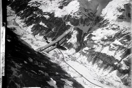 ETH-BIB-Wasserflugzeug über Linthal, Hätzingen, Diesbach, Oberblegisee-Inlandflüge-LBS MH01-001483