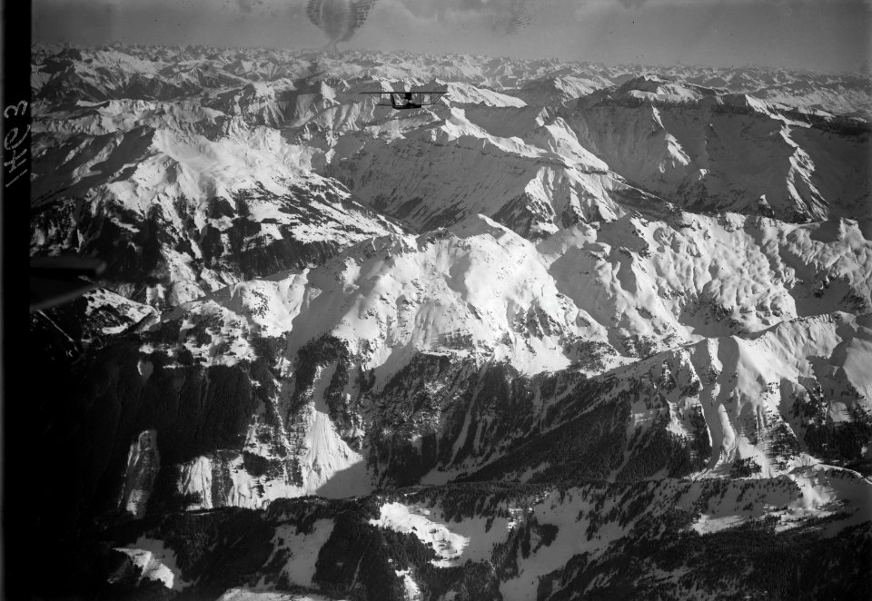 ETH-BIB-Wasserflugzeug über Niederenalp, Chrauchtal, Piz Sardona aus 4000 m-Inlandflüge-LBS MH01-001463