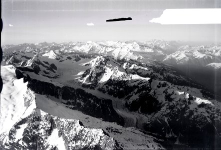 ETH-BIB-Wannenhorn, Fieschergletscher, Wasenhorn, Oberaarhorn, Dammastock, Furka v. S. W. aus 3500 m-Inlandflüge-LBS MH01-005700