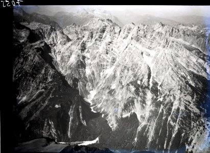 ETH-BIB-Watzmann-Ostwand-Inlandflüge-LBS MH01-007055 photo