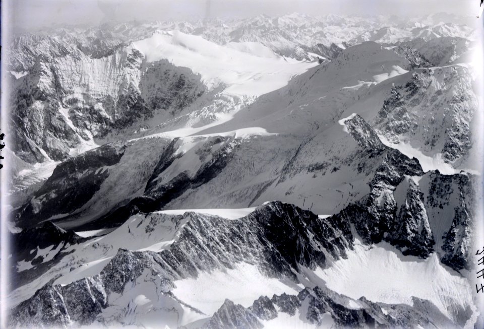 ETH-BIB-Wanghorn, Vorder Tierberg, Sustenhorn v. W. aus 4000 m-Inlandflüge-LBS MH01-002447