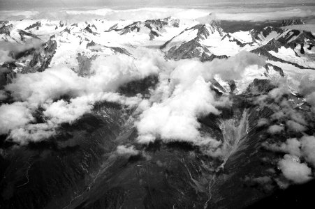 ETH-BIB-Wasenhorn, Galmihorn, Grosses Wannenhorn, Finsteraarhorn, Fieschergletscher-Inlandflüge-LBS MH05-17-42