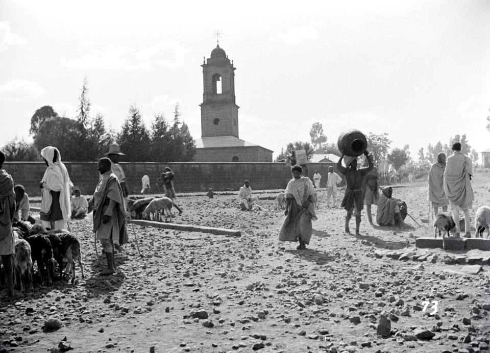 ETH-BIB-Waschplatz, Michaelskirche Addis Abeba-Abessinienflug 1934-LBS MH02-22-0452