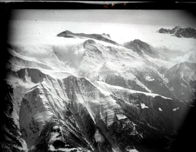 ETH-BIB-Wasenhorn, Monte Leone, Breithorn und Hübschhorn, Fletschhorn-Lagginhorn-Gruppe, Blickrichtung Süden (S)-Inlandflüge-LBS MH01-008197