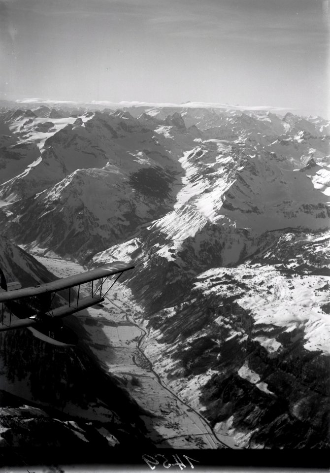 ETH-BIB-Wasserflugzeug Macchi M.3, CH-15 der Ad Astra Aero AG im Flug über Linthtal mit Tödi, Urnerboden und Dorf Linthtal aus 4000 m-Inlandflüge-LBS MH01-001459
