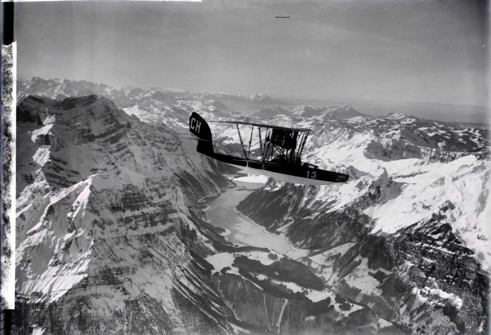 ETH-BIB-Wasserflugzeug über Klöntal v. O. aus 3500 m-Inlandflüge-LBS MH01-001482