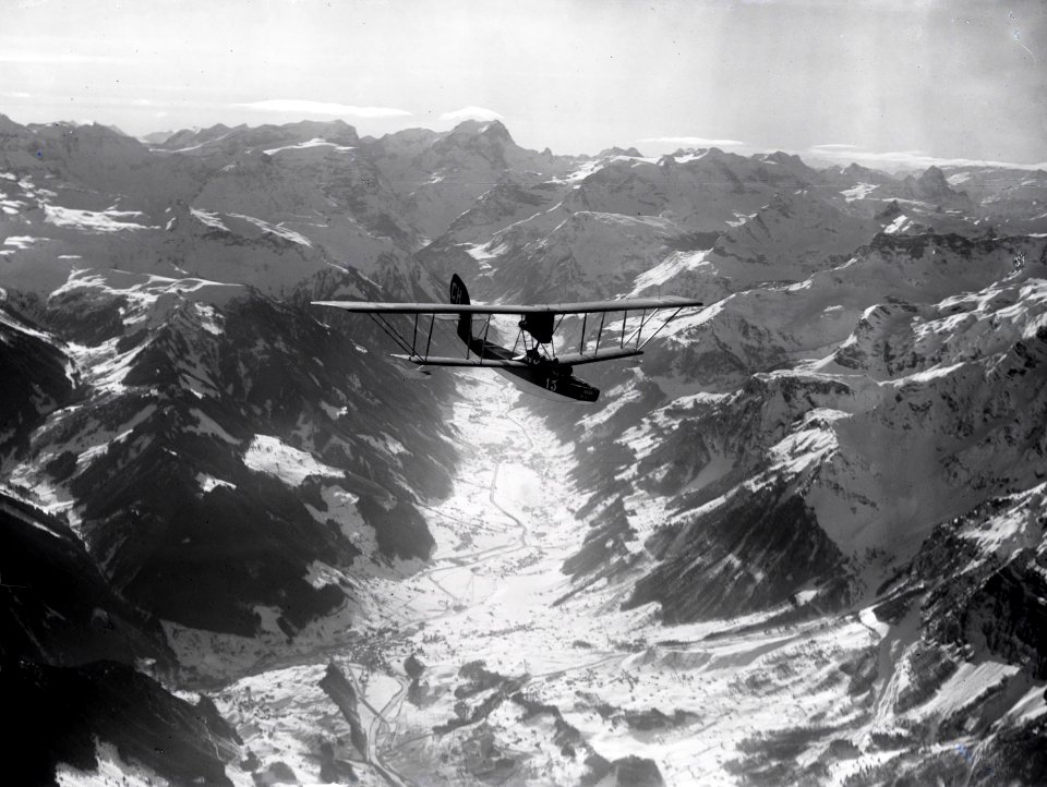 ETH-BIB-Wasserflugzeug über Linthal, Schwanden, Nidfurn, Tödi, Clariden aus 4000 m-Inlandflüge-LBS MH01-001484